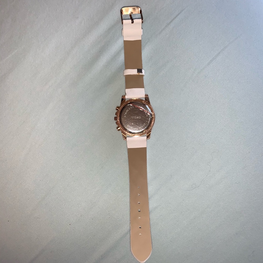 Beautiful watch - Picture 3 of 5
